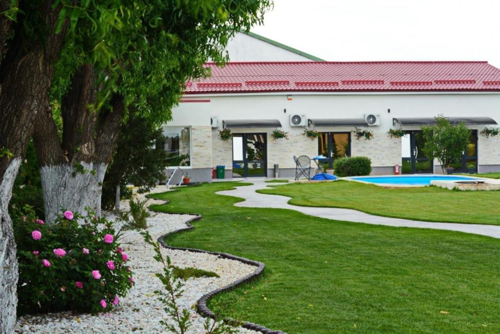 Neferprod Apartments - Is - Cam 01 Τιμισοάρα Εξωτερικό φωτογραφία